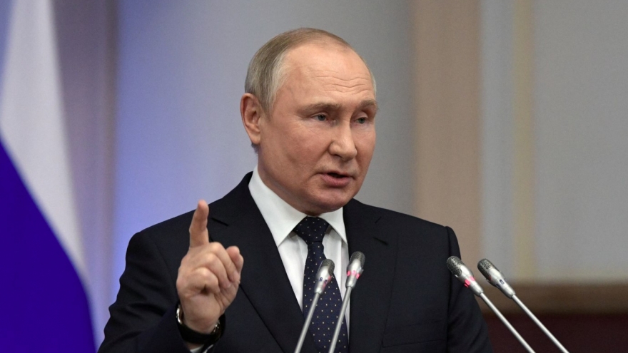 Ông Putin điện đàm với ông Trump và Giáo hoàng